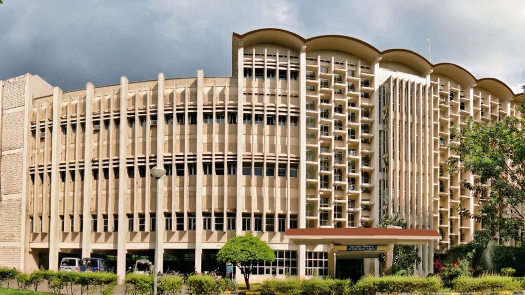  top 10 universities in India with the best campus life