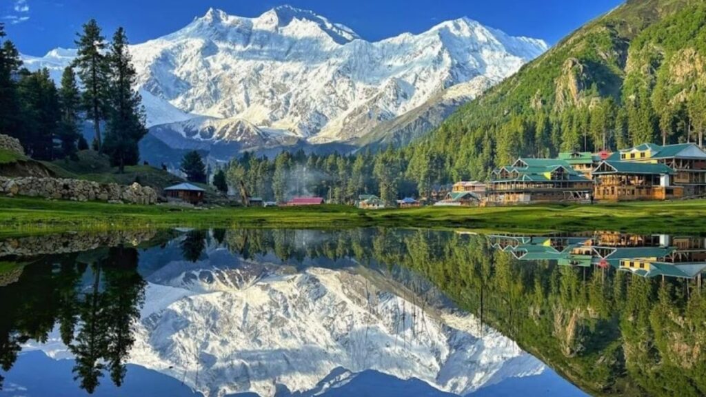 10 Best Places to Visit in Jammu & Kashmir This Summer