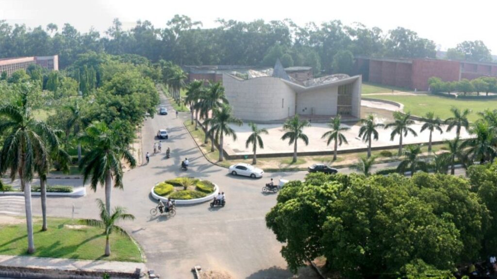  Top 10 Best Universities in Punjab
